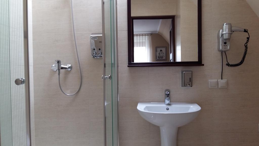Villa Stratus กดัญสก์ ภายนอก รูปภาพ